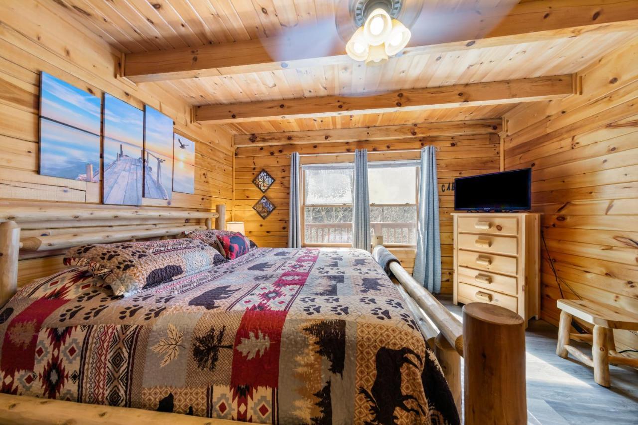 Serenity, A Rustic Log Cabin Retreat Sevierville Exterior foto